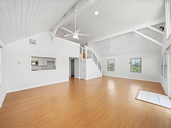 4th image of 4034 Liberty Dr