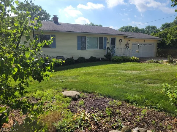 3779 S Hametown Rd, Barberton, OH 44203