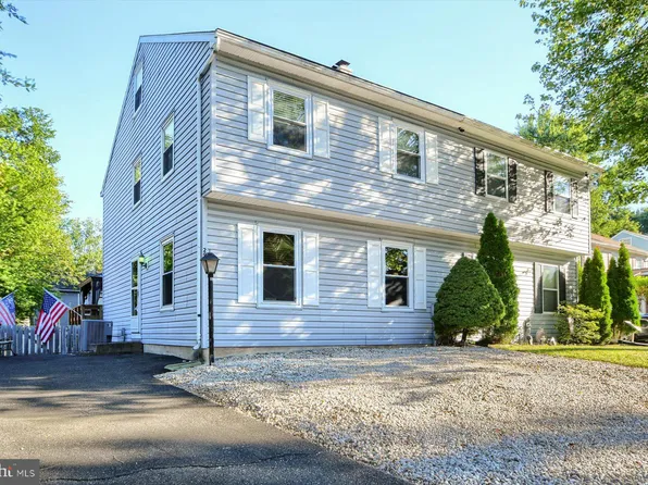 291 Cricklewood Cir, Lansdale, PA 19446