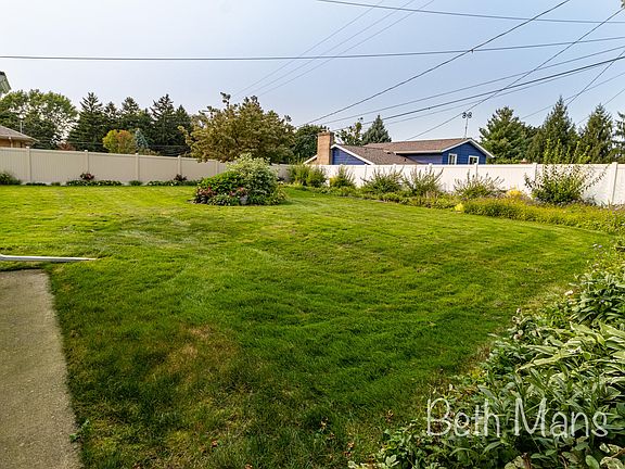 5th image of 471 Marywood Dr NE