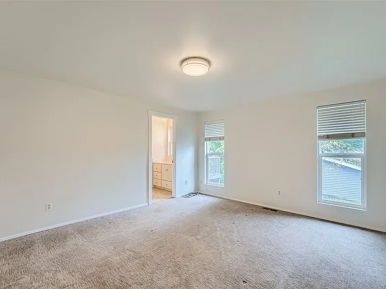 17308 NE 13th Pl — Photo 12
