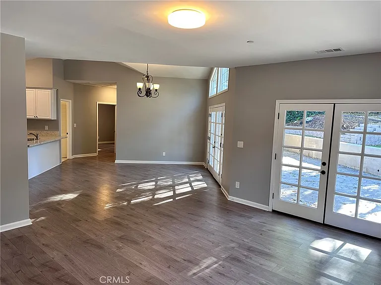 5371 Topeka Dr — Photo 8