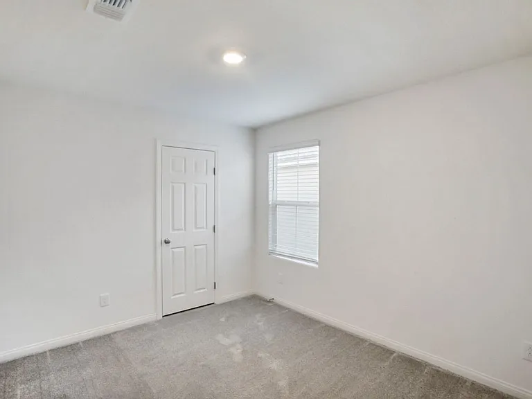 3151 Segesta Ave — Photo 24
