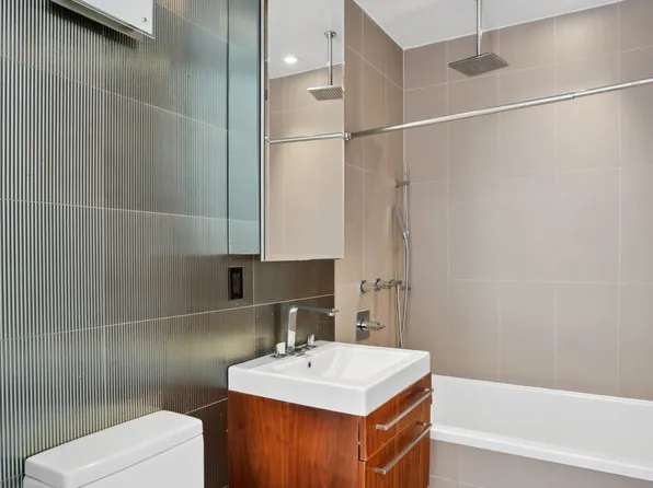 26-26 Jackson Avenue image 18 of 28