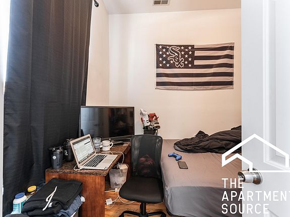 4th image of 1753 W Chicago Ave