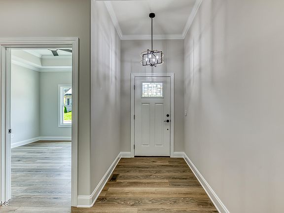 4th image of 143 Quiet Stroll Ln