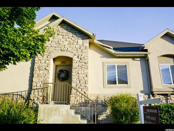 3rd image of 1603 W Wynview Ln