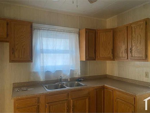 2nd image of 13501 4th Ave Unit 1