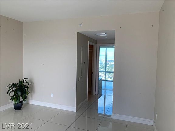 4th image of 222 Karen Ave Unit 4001