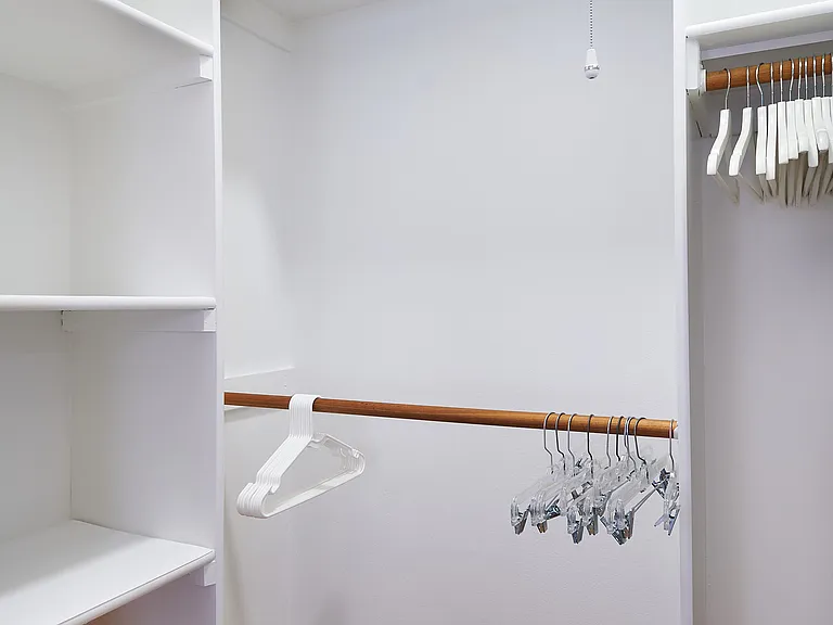 5653 N Winthrop Ave #2B — Photo 8