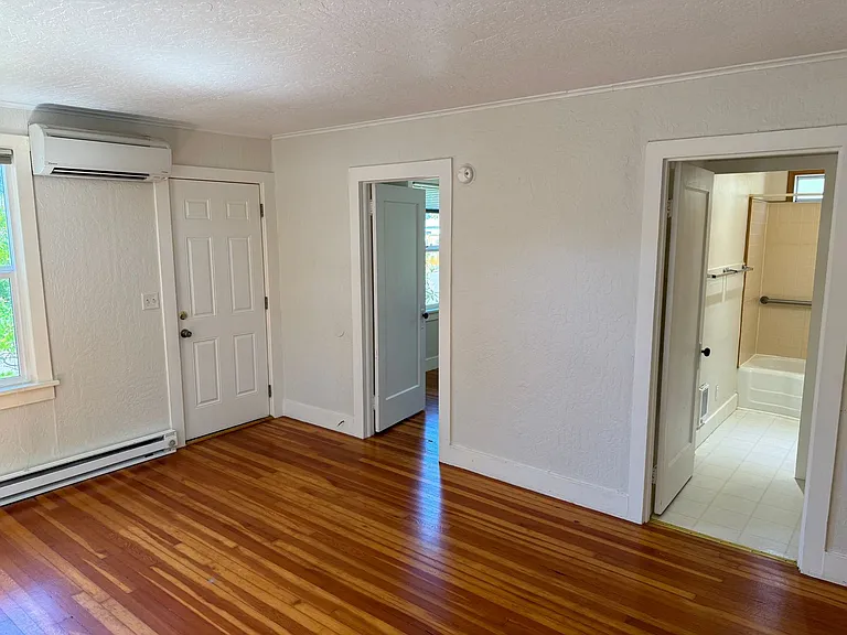 740 W 23rd Ave — Photo 8