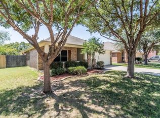 1009 Warbler, Aubrey, TX 76227