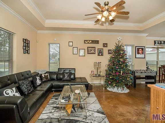 2nd image of 40517 Fox Run Dr
