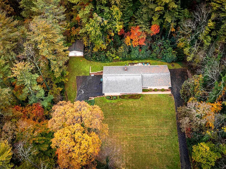 102 Arbor Ln — Photo 40