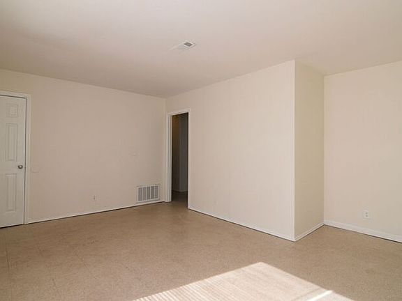 5th image of 2903 Rollingwood Dr