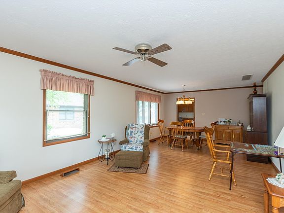 3rd image of 1122 Willow Springs Blvd #28