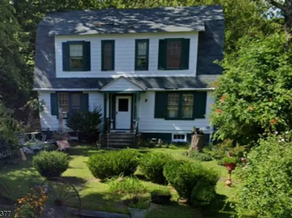 52 Gingerbread Castle Rd, Hamburg Boro, NJ 07419