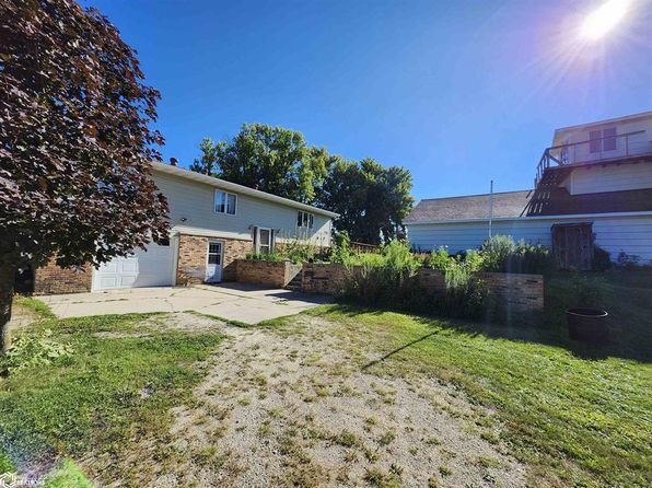 17069 400th St, Leland, IA 50453