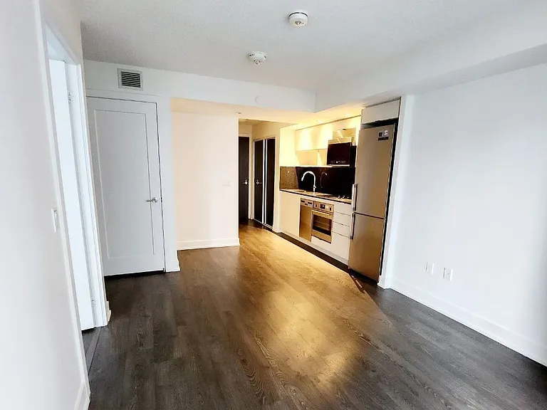 9 Mabelle Ave #1215 — Photo 3
