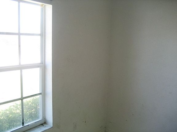 5th image of 200 NE 6th Ave APT A