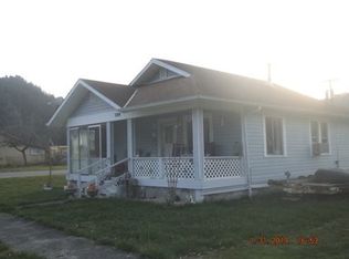 309 4th Ave, Powers, OR 97466