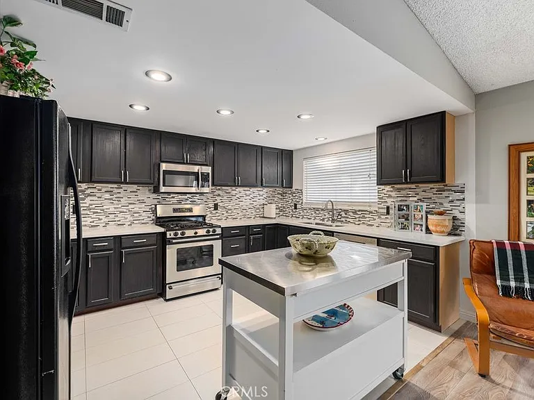 44115 Hunter Ct — Photo 9