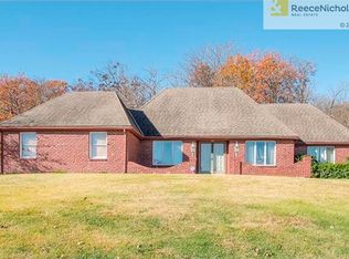 6940 Woodland Dr, Shawnee, KS 66218
