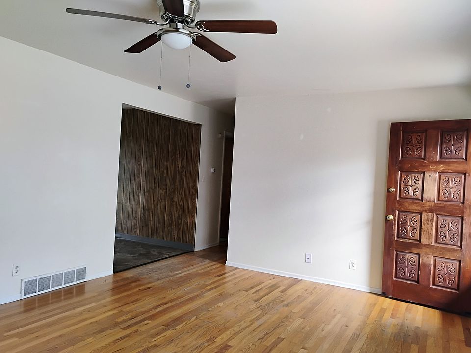 entry to living room