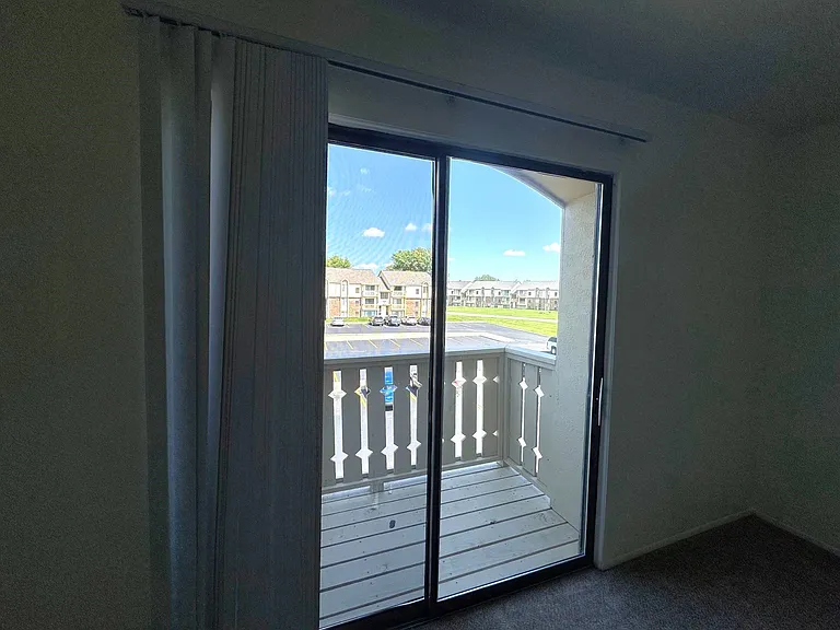 Windsor Place Apartments — Photo 46