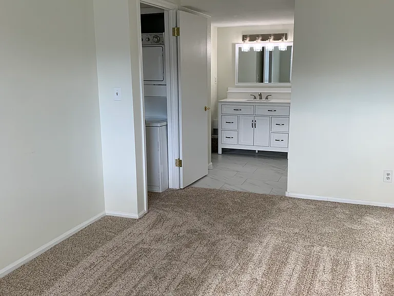 6380 Oak St #302 — Photo 5