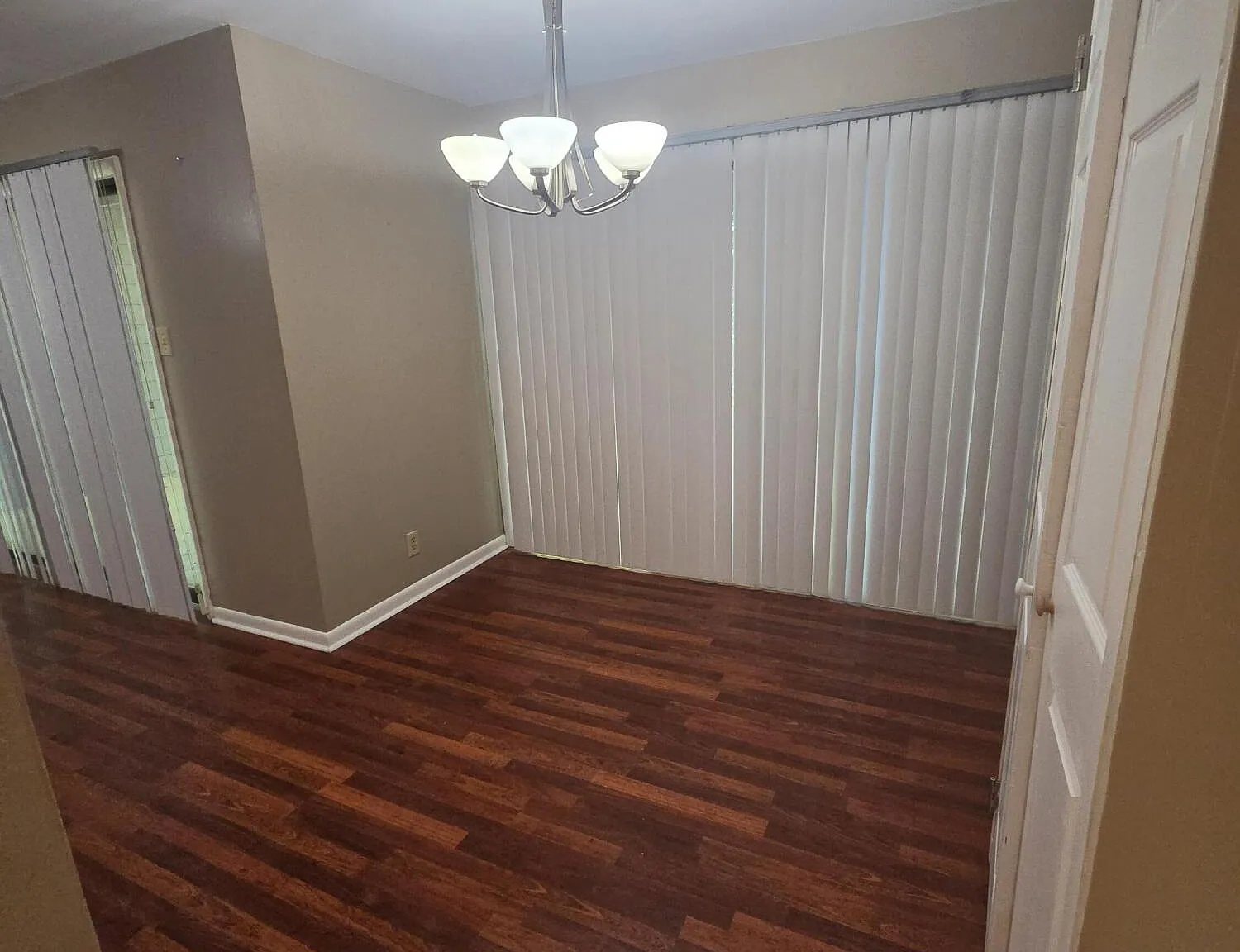 2 bed, 1.0 bath, 1039 sqft, $1,245 — Photo 4