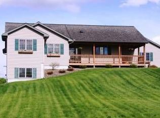 1077 100th St, Roberts, WI 54023