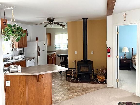 2nd image of 84 N Sycamore Dr