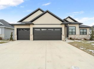 1210 Salm Dr, North Liberty, IA 52317