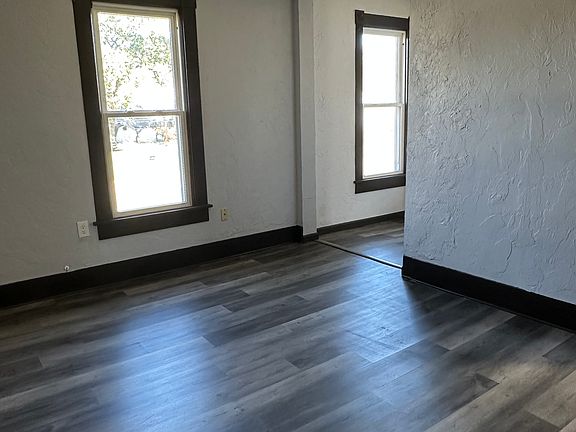 3rd image of 814 Lovett Pl #2
