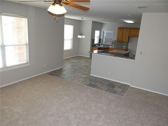 4th image of 3076 Bigleaf Dr