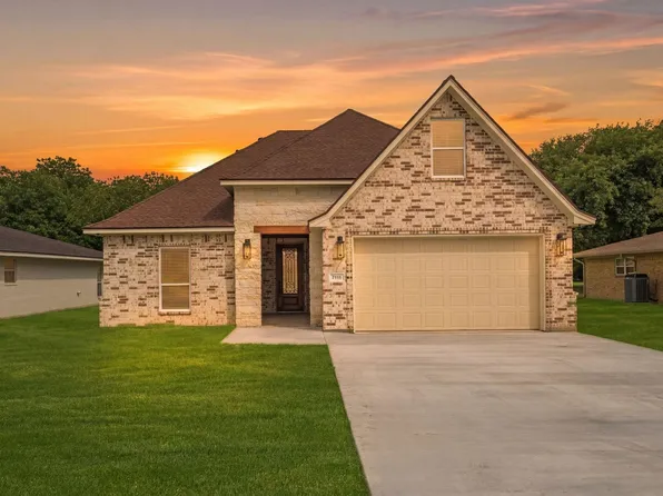 7111 32nd St, Groves, TX 77619