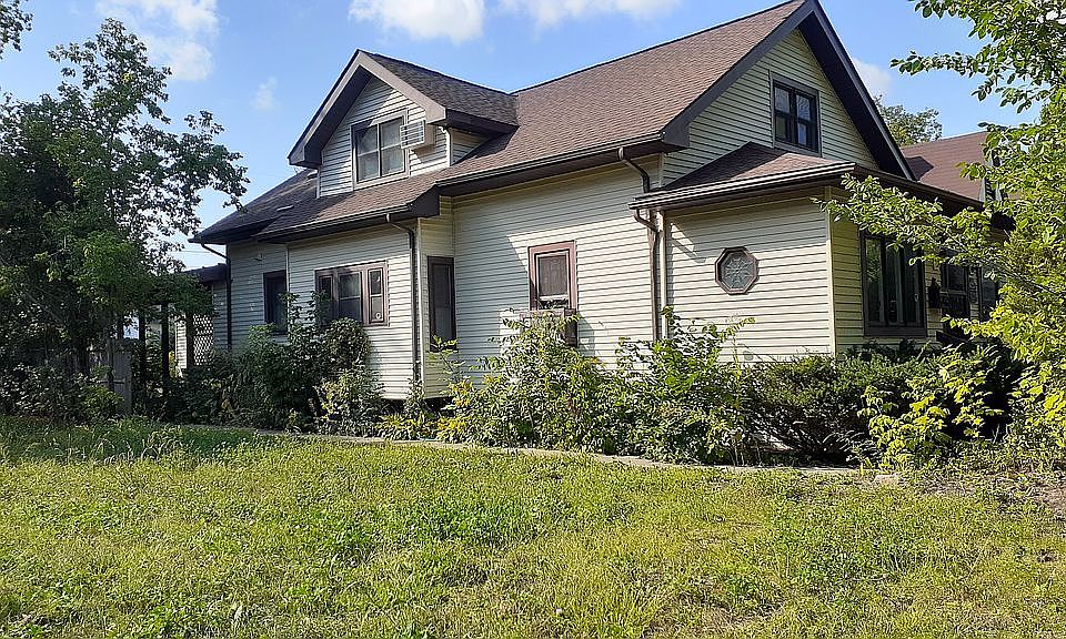 1st image of 834 North Ave