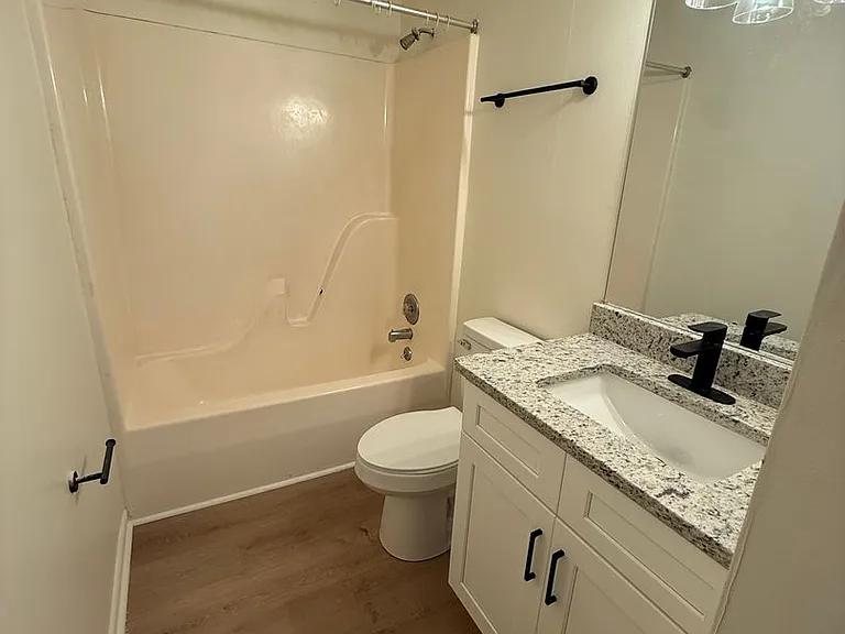 208 Highland Park Drive — Photo 13