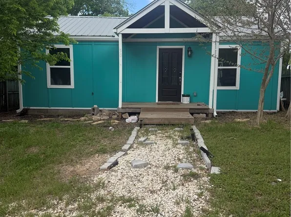 504 S 6th St, Gatesville, TX 76528