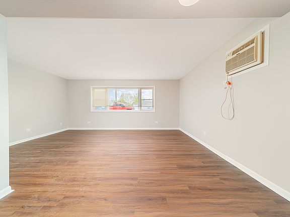 5th image of 9109 Sahler Ave