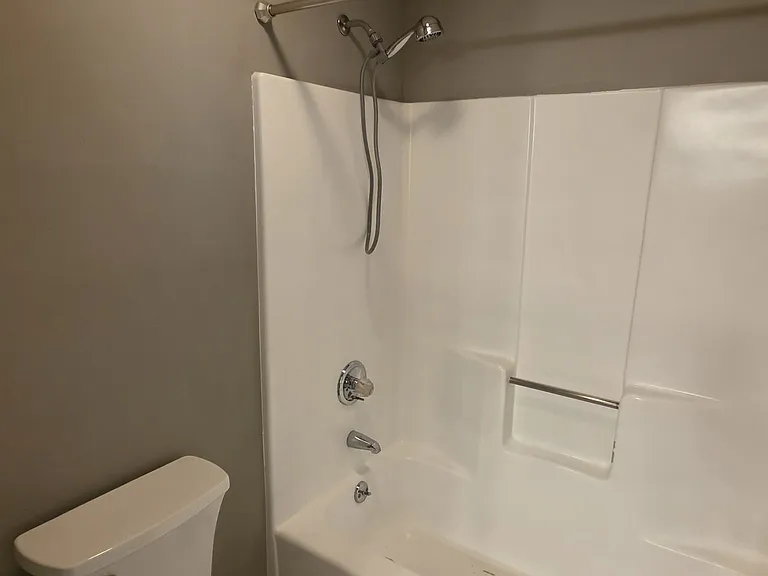 upstairs shared bathroom