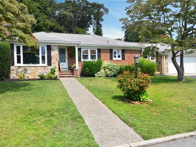 17 Golini Dr, Johnston, RI, 02919