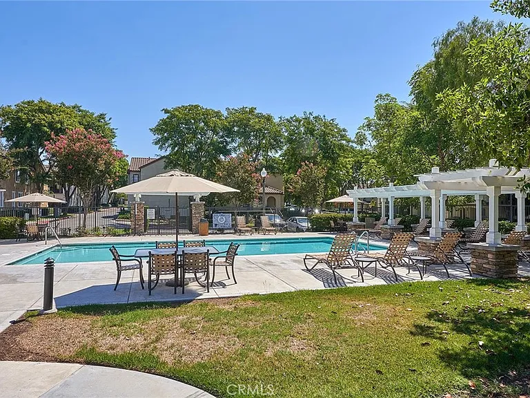 1139 Elfstrom Dr — Photo 38