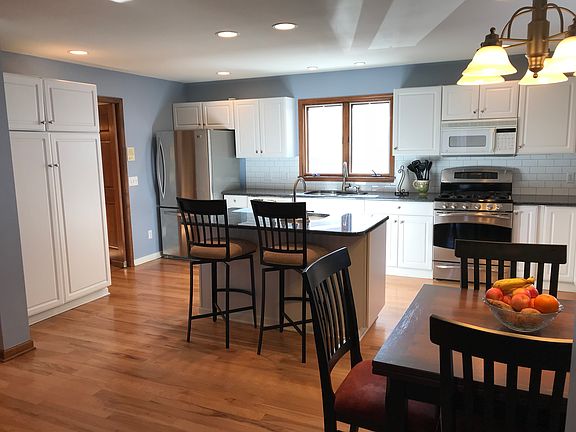 5th image of 2717 Meadowwood Dr