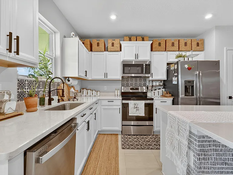 3518 Carriage Pointe Cir — Photo 10