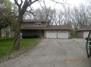 2703 Dunn Rd, Camanche, IA 52730