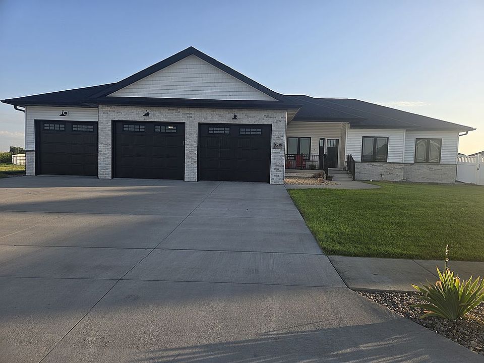 1st image of 4938 17th St