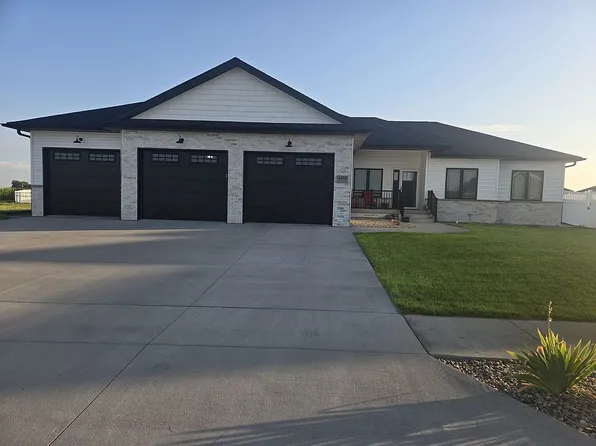4938 17th St, Columbus, NE 68601