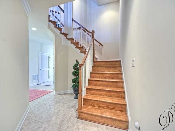 4th image of 4064 Clovet Dr #21